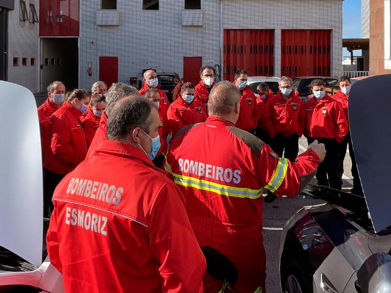 Formação em combate a incêndios em veículos elétricos e modo de atuação